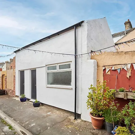 בית נופש Host & - The Surf Shack