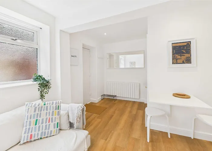 Host & - The Surf Shack Saltburn-by-the-Sea